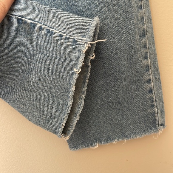 Universal Threads High-Rise Raw Hem Taper Denim Cropped Overalls Size 2 26R - Picture 11 of 11